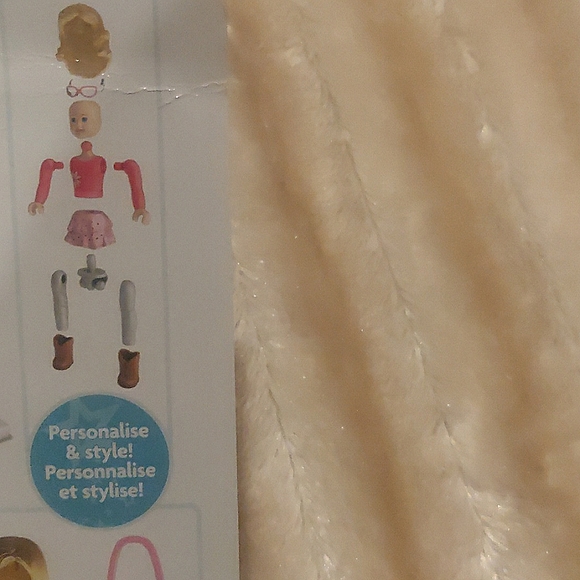 American Girl Mega blocks Uptown Style Collection 48 Pieces - Picture 2 of 6